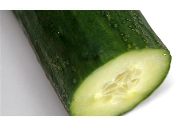 Alte Gurke statt Goldmünze für mehr als 3.000 Euro bekommen Der Vater der Frau nahm das Paket mit der Gurke an und bezahlte. (Symbolbild)
