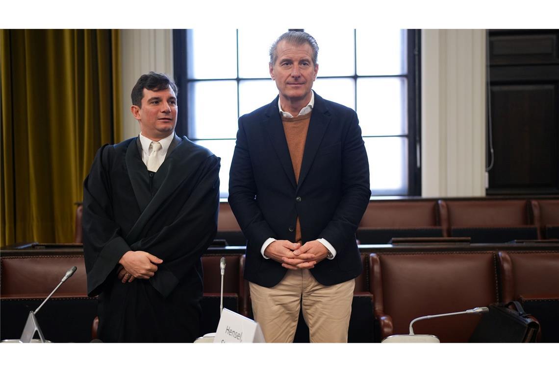 Der Vater, Stephan Hensel, wurde von seinem Anwalt Philip von der Meden begleitet.