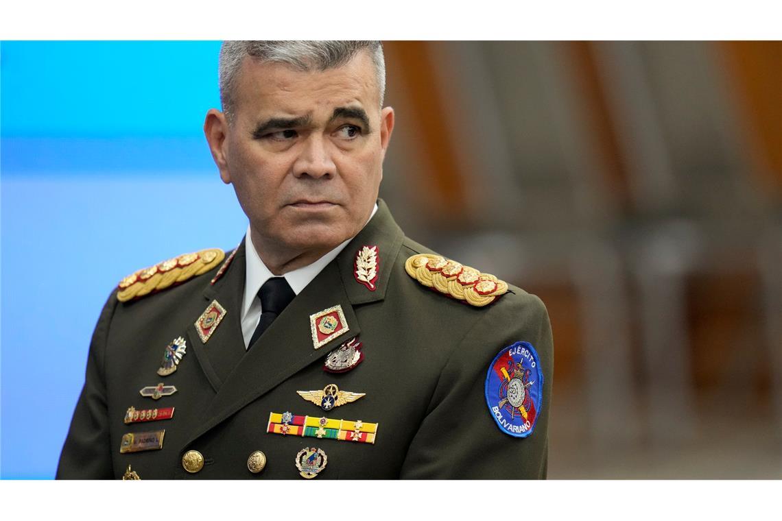 Der venezolanische Verteidigungsminister Vladimir Padrino Lopez kontrolliert auch Schlüsselbereiche der Wirtschaft und Verwaltung. (Archivbild)