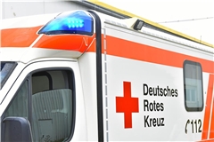 Der Verletzte musste in ein Krankenhaus gebracht werden. Symbolfoto: Tobias Sellmaier