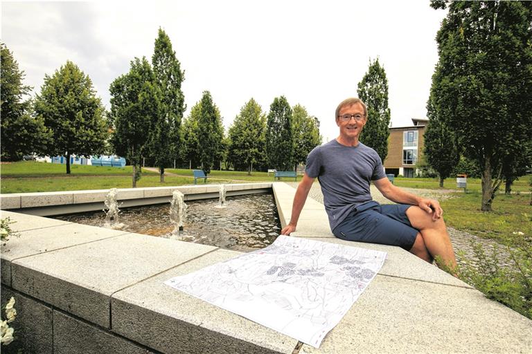 Der Vernoscer Platz soll künftig lebendiger werden. Bei einem zwanglosen Treffen hat Karl Scheib mit den anderen Ortschaftsräten einige Ideen diskutiert und Vorschläge erarbeitet. Foto: A. Becher