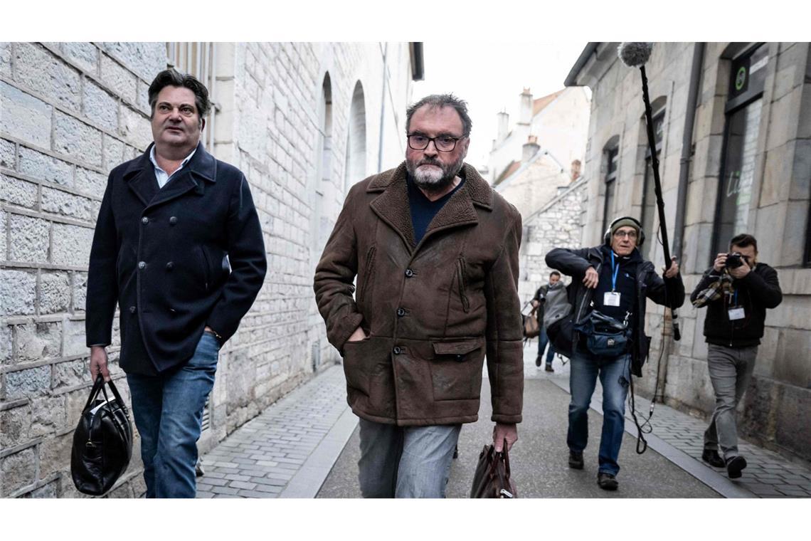 Der Verteidiger des wegen des Vergiftens von Patienten angeklagten Arztes hat auf Freispruch plädiert.