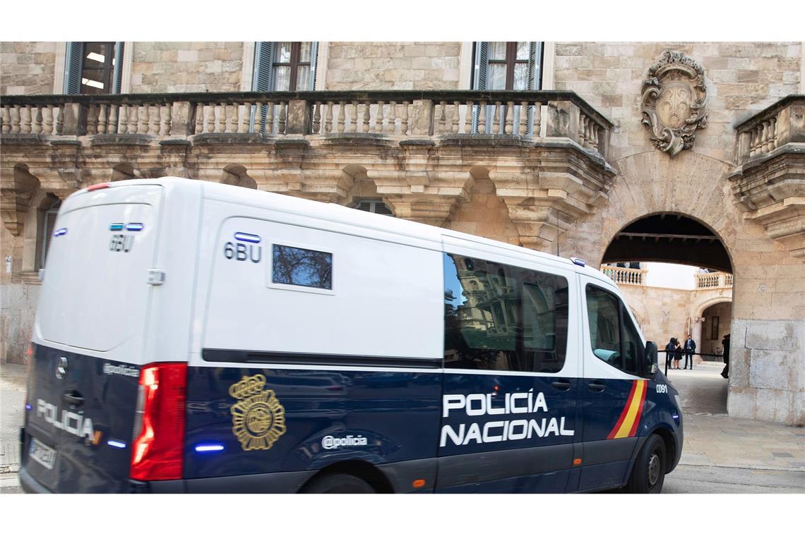 Deal in Mord-Prozess: 18 Jahre für Deutschen auf Mallorca Der Verurteilte hatte sich laut Anklage im Oktober 2023 in einem Streit auf sein Opfer gestürzt und elf Mal zugestochen.