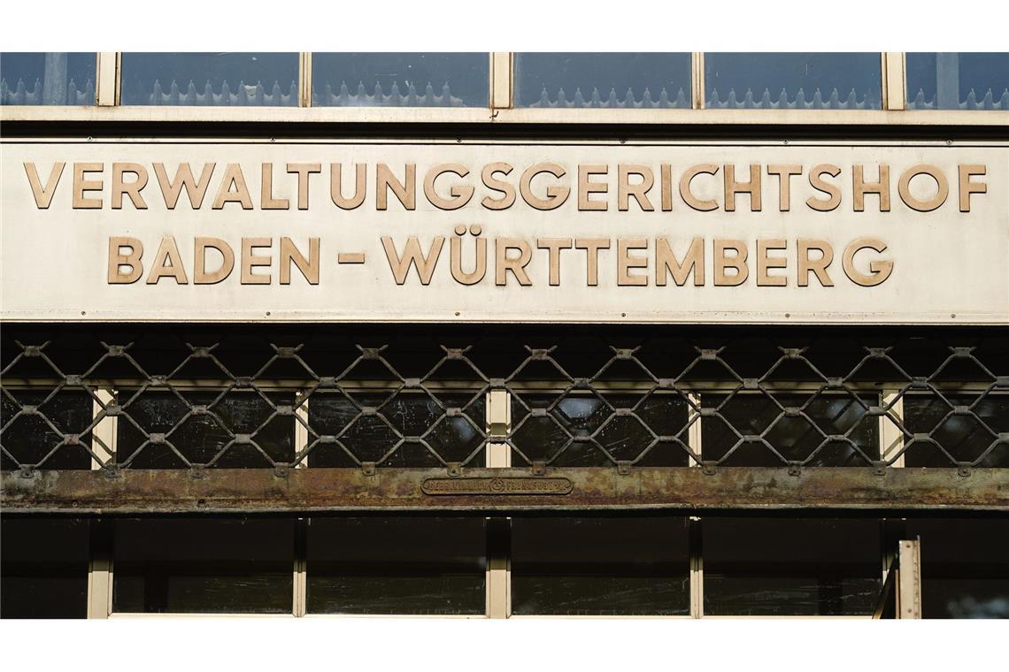 Der Verwaltungsgerichtshof Baden-Württemberg wies den Antrag des Klägers auf Berufung beim VGH als unzulässig zurück.