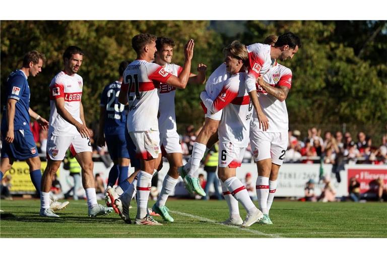 Der VfB bejubelt seine Treffer gegen Heidenheim.