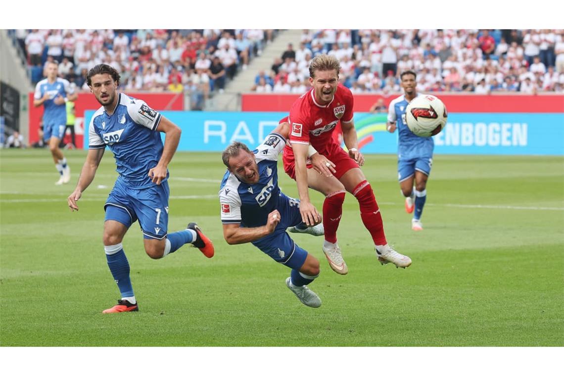 Der VfB erarbeitet sich in dieser Phase in der ersten Halbzeit ein klares Übergewicht&nbsp;– auf der Anzeigetafel macht sich das aber nicht bemerkbar.
