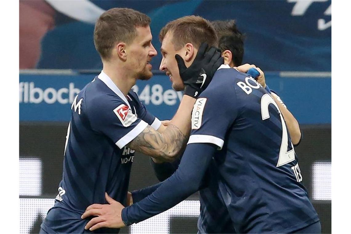 Kieler Pokalhelden straucheln - Bochum und Fortuna drücken Der VfL Bochum besiegte den 1. FC Nürnberg mit 3:1. Foto: Roland Weihrauch/dpa