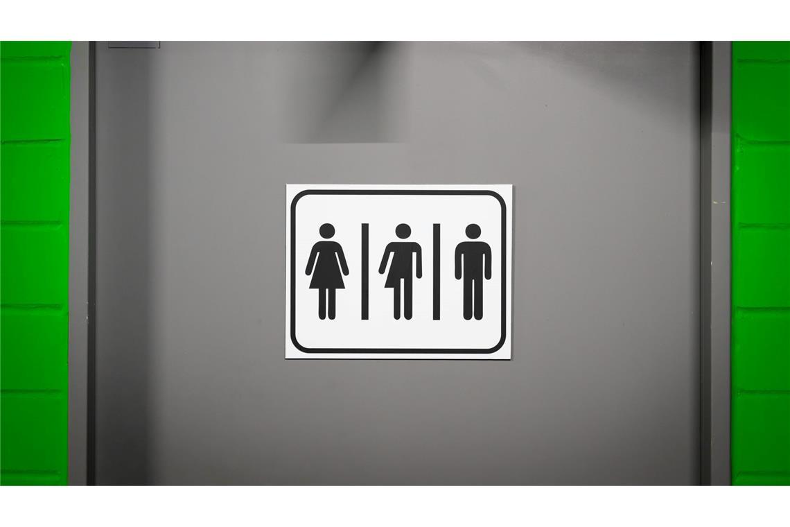 Unisex-Klos und Männer-Binden: Wie inklusiv sind Stadien? Der VfL Wolfsburg bietet in seinem Stadion genderneutrale Toiletten an.
