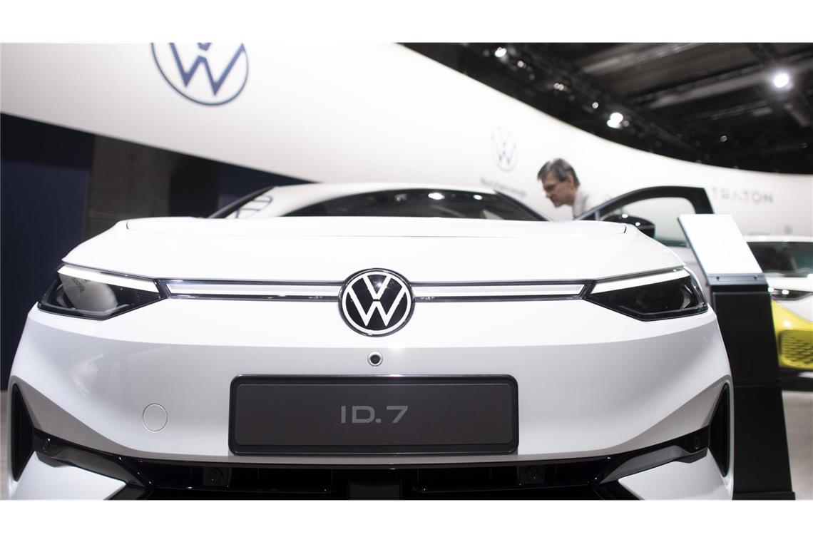 Deutsche Autohersteller steigern Marktanteil im Elektrobereich deutlich Der Volkswagen ID.7 war im ersten Quartal der ID.7 eines der beliebtesten E-Modelle.