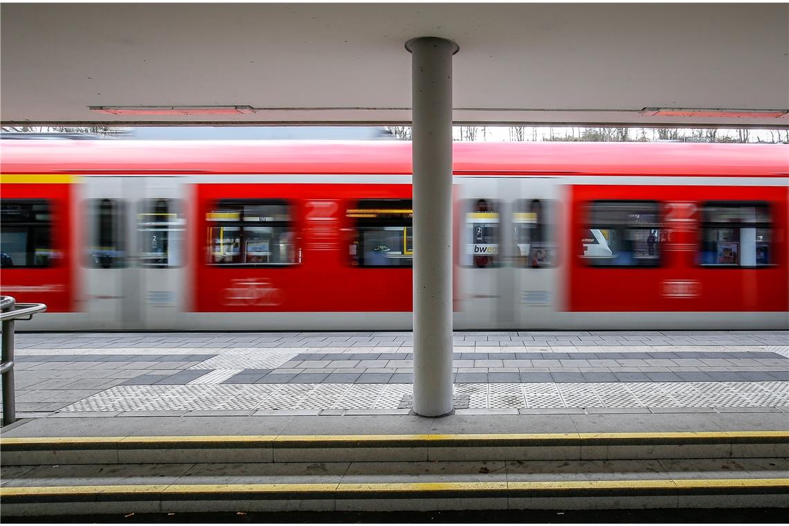 Der Vorfall ereignete sich nach 21 Uhr in einer S-Bahn der Linie 3 in Richtung Backnang. Archivfoto: A. Becher