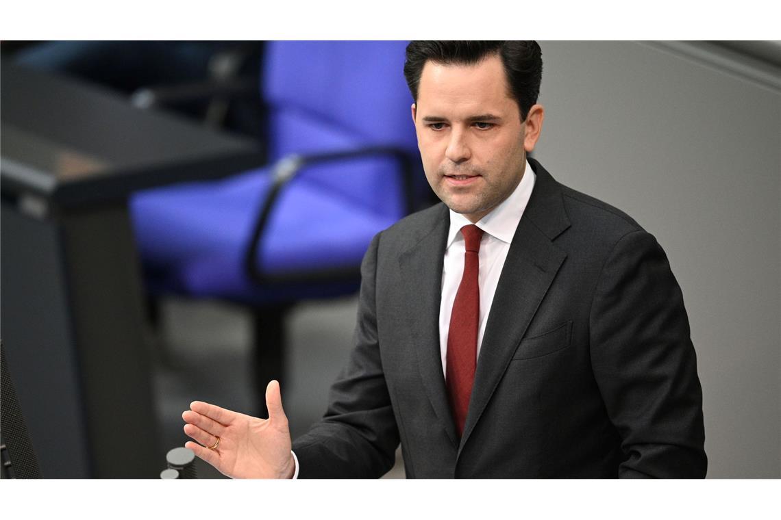 Der Vorsitzende der Jungen Union, Johannes Winkel, verlangt von der Bundesregierung große Sozialreformen. (Archivfoto)