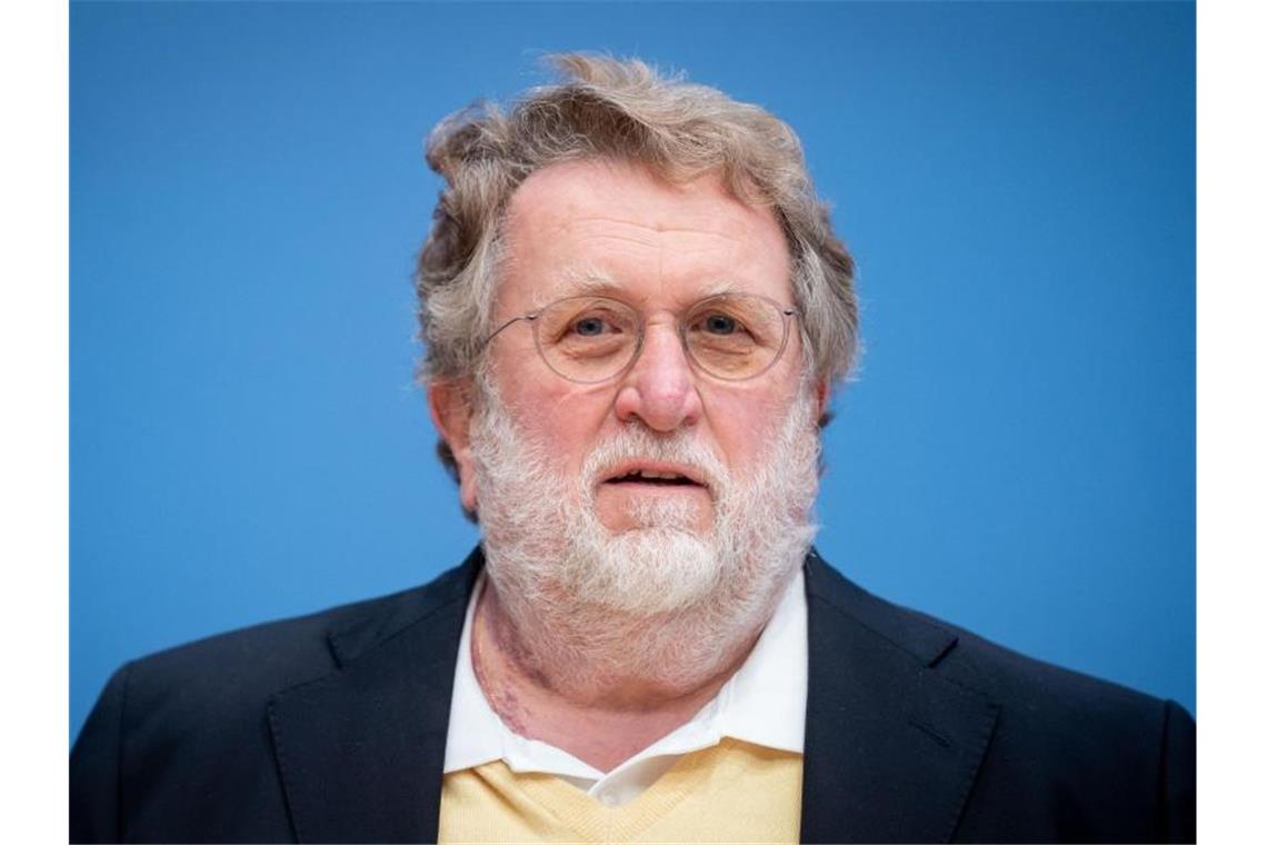 Stiko-Chef: Kein Grund für frühere Impfung von Lehrern Der Vorsitzende der Ständigen Impfkommission (STIKO) Thomas Mertens sieht keinen Grund zur früheren Impfung von Lehrern. Foto: Kay Nietfeld/dpa