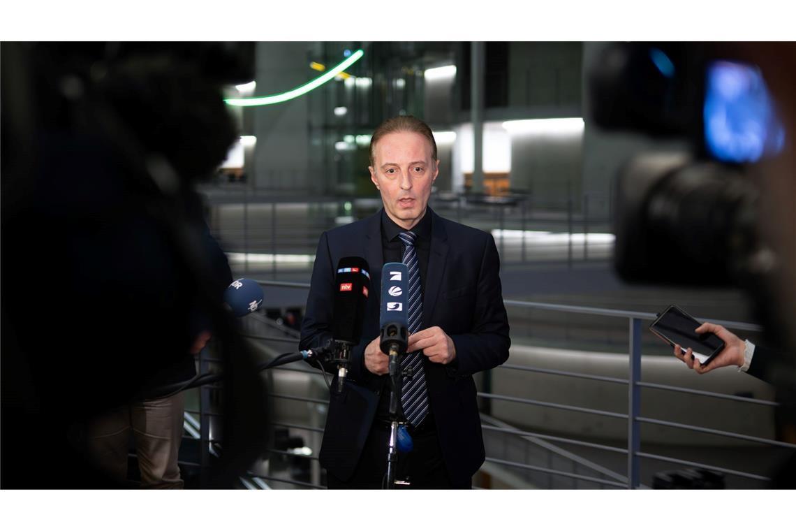 Der Vorsitzende des Wahlprüfungsausschusses erläuterte, warum die Einsprüche des BSW unbegründet seien.