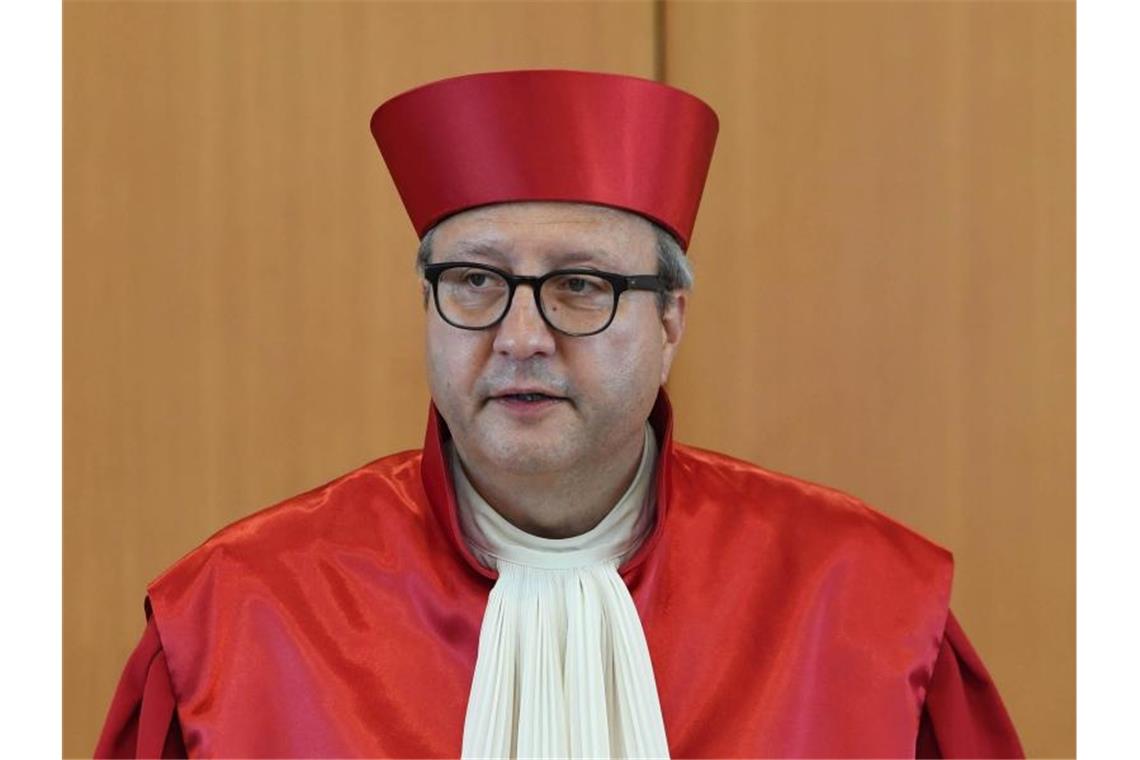 Der Vorsitzende des Zweiten Senats und Präsident des Bundesverfassungsgerichts wies auf den möglichen Entzug der staatlichen Parteienfinanzierung hin. Foto: Uli Deck