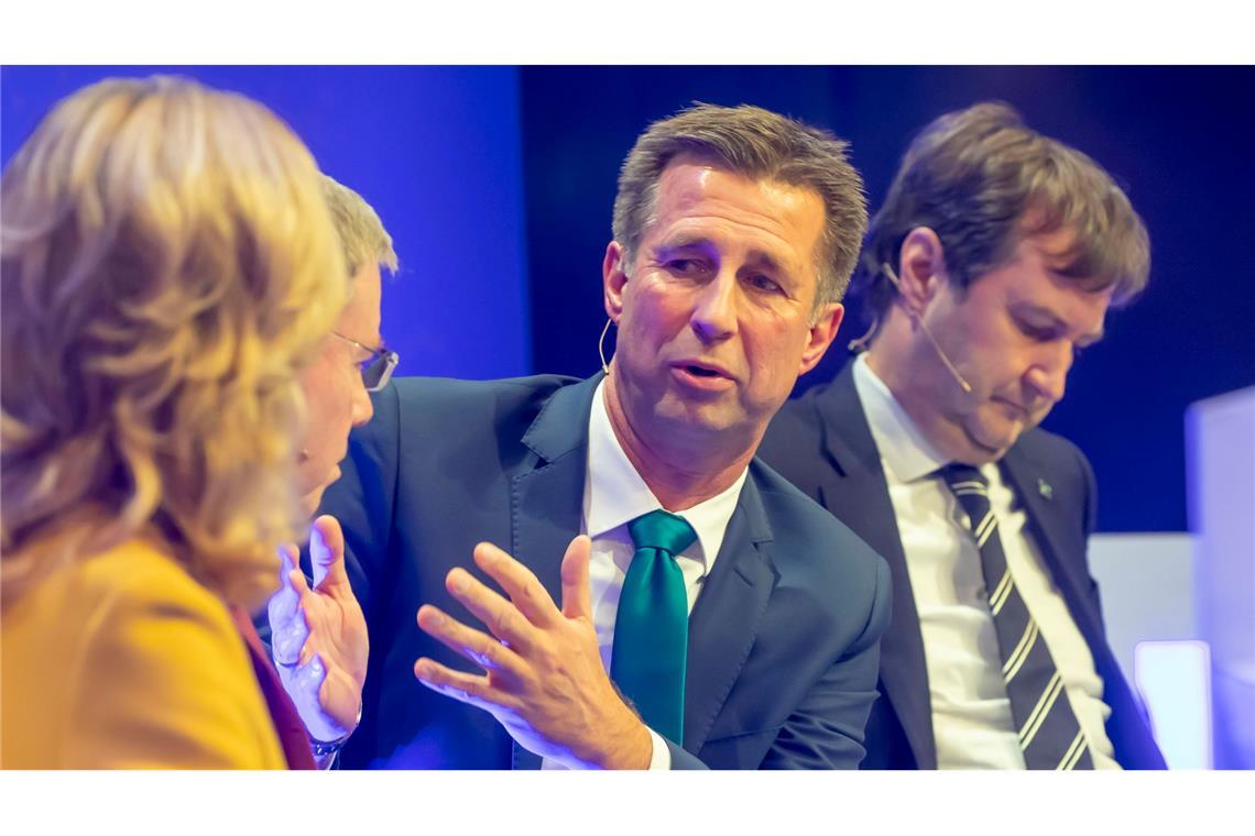 Der Vorstand der Commerzbank, dessen stellvertretender Vorsitzender Michael Kotzbauer ist, wehrt sich seit 18 Monaten gegen die Begehrlichkeiten der Unicredit. (Archivbild)