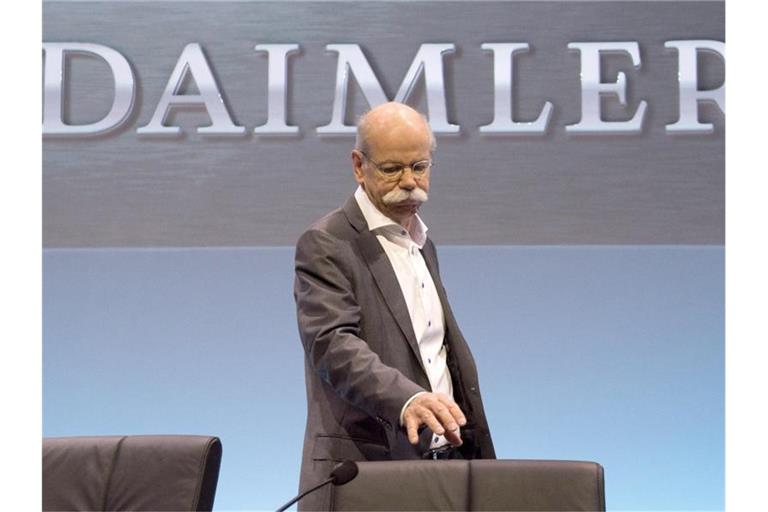 Der Vorstandsvorsitzende der Daimler AG, Dieter Zetsche, bei der Jahrespressekonferenz des Konzerns 2016. Foto: Marijan Murat/Archivbild