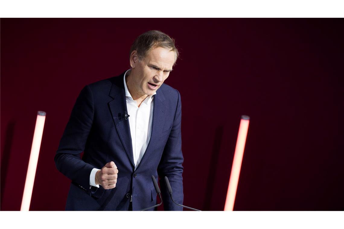 Der Vorstandsvorsitzende der Volkswagen AG und Porsche AG, Oliver Blume, sprach zur Belegschaft in Wolfsburg. (Archivbild)