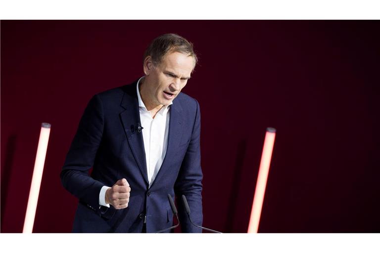 Der Vorstandsvorsitzende der Volkswagen AG und Porsche AG, Oliver Blume, sprach zur Belegschaft in Wolfsburg. (Archivbild)