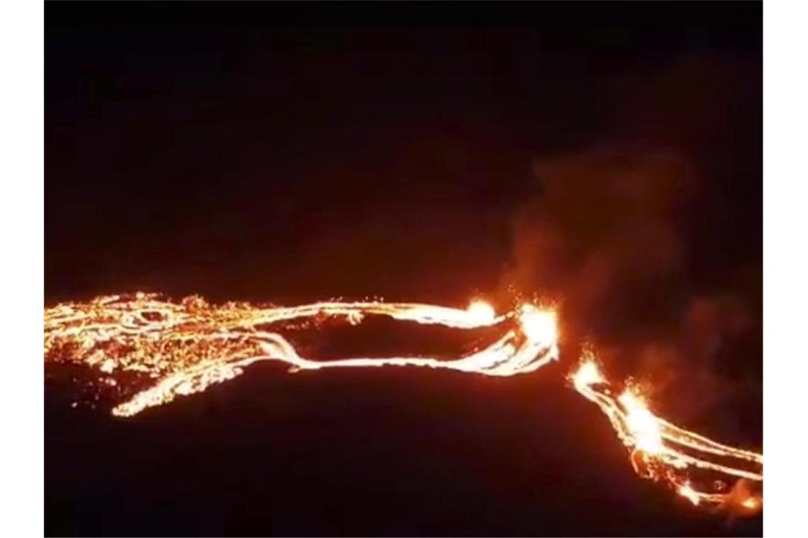 „Klein und schön“: Island bleibt bei Vulkanausbruch gelassen Der Vulkan Fagradalsfjall auf der Reykjanes-Halbinsel im Südwesten Islands spuckt Lava. Foto: -/Icelandic Met Office/AP/dpa