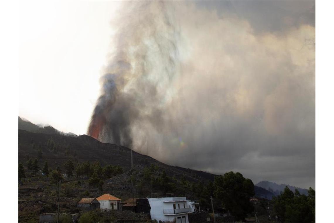 Der Vulkan ist erstmals seit 50 Jahren wieder aktiv geworden. Foto: Gerardo Ojeda/AP/dpa