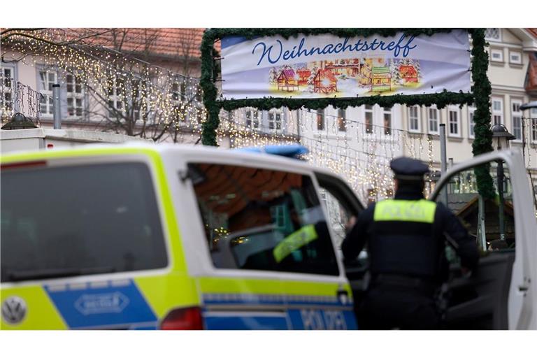 Der Weihnachtsmarkt sei in Absprache mit den Veranstaltern wieder geöffnet, teilte eine Sprecherin der Polizei auf Nachfrage mit.