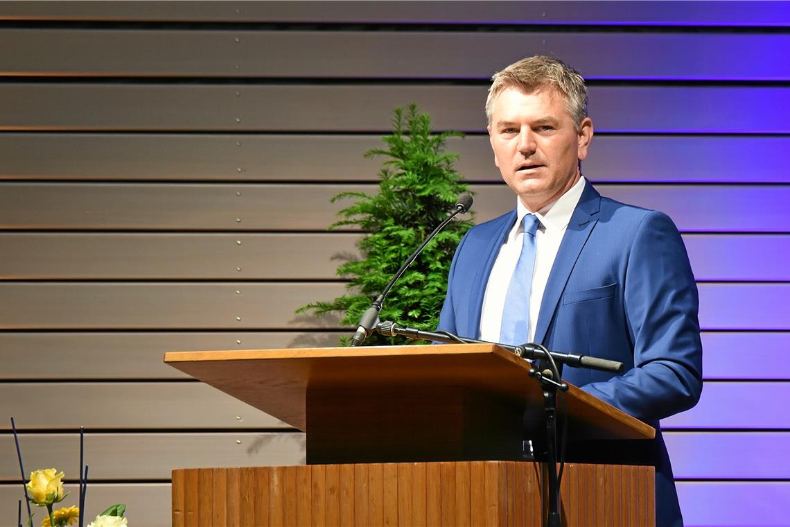 Schölzel kandidiert als Erster Bürgermeister Waiblingens Der Weissacher Bürgermeister Ian Schölzel könnte bald ein neues Amt innehaben. Foto: T. Sellmaier