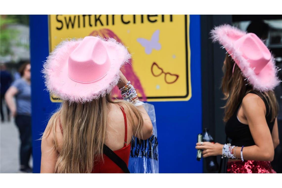 Schwarzmarkthändler wollen mit Bots an Tickets kommen Der Weiterverkauf von Taylor-Swift-Tickets war vergangenes Jahr von Eventim zeitweise ausgesetzt worden. (Archivbild)