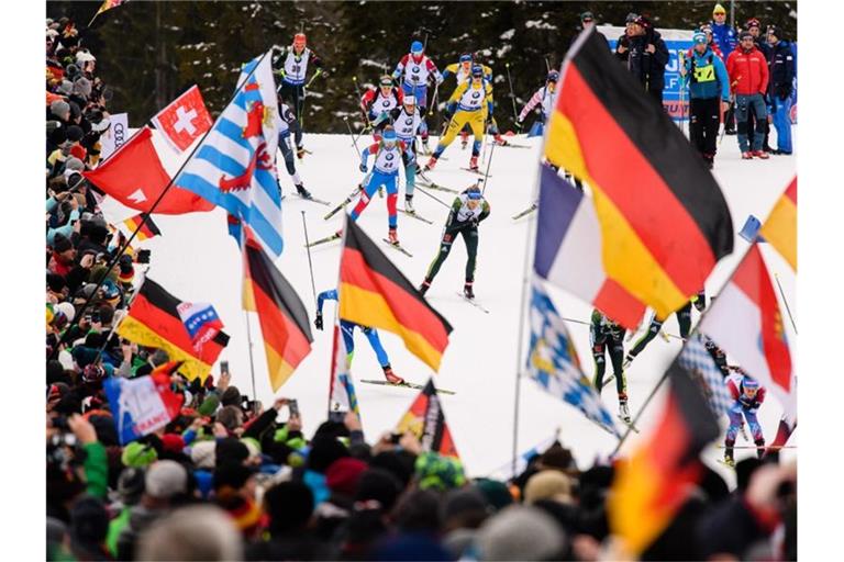 Der Weltcup der Biathleten in Ruhpolding startet in der Chiemgau Arena mit dem Sprint der Damen. Foto: Matthias Balk/dpa