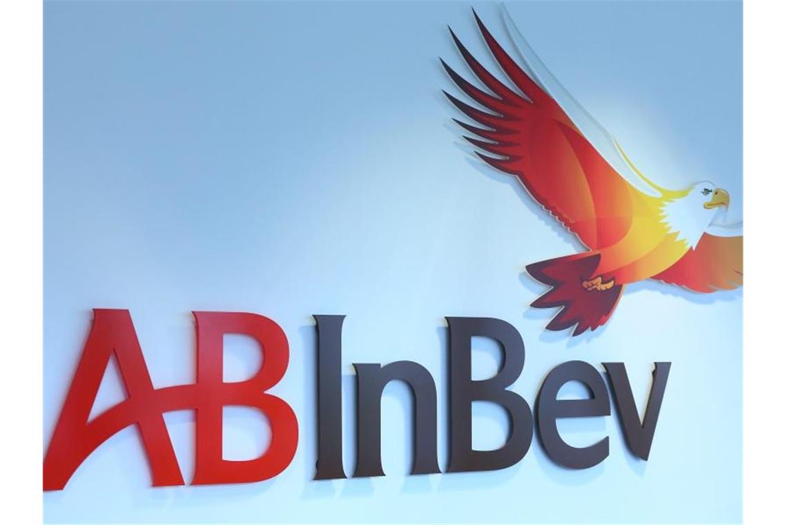 Der weltgrößte Bierbrauer Anheuser-Busch InBev soll seine marktbeherrschende Stellung missbraucht haben. Foto: Julien Warnand/Archiv