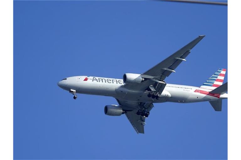 Der weltweite Flugverkehr ist 2020 drastisch zurückgegangen. Auch in diesem Jahr zittern die internationalen Airlines um ihr Sommergeschäft. Foto: Wilfredo Lee/AP/dpa