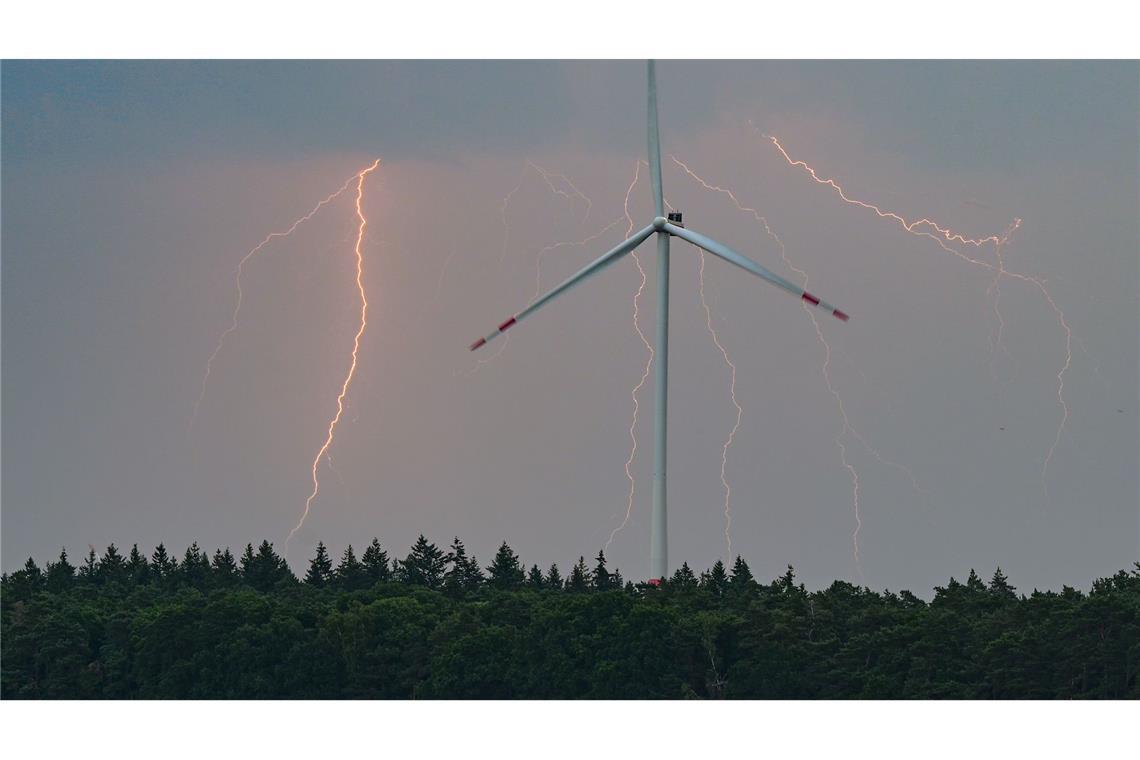 Der Wetterdienst sieht schwere Gewitter aufziehen. (Archivbild)