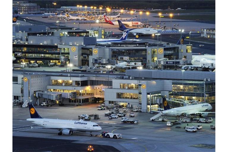 Der wirtschaftliche Druck auf die Airports ist immens gestiegen, die Branche sieht tausende von Jobs bedroht. Foto: Boris Roessler/dpa