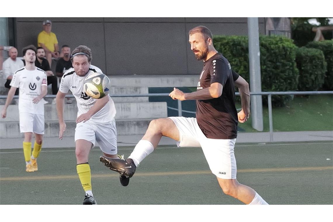 Der wohl bekannteste Neuzugang der Liga: Der Ex-Profi Gökhan Gümüssu (rechts) ist zurück bei Türkspor Stuttgart und will mit dem Team den Titel.