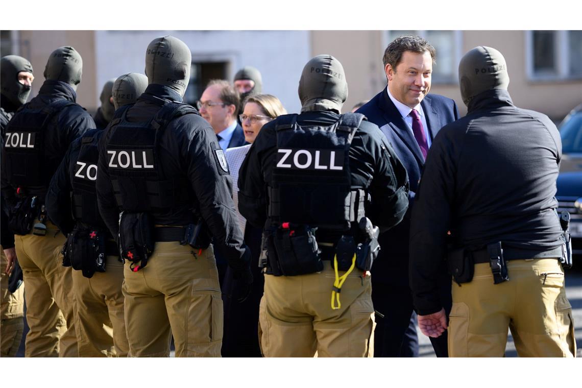 Spur des Geldes: Aktionsplan soll Verbrecherbanden eindämmen