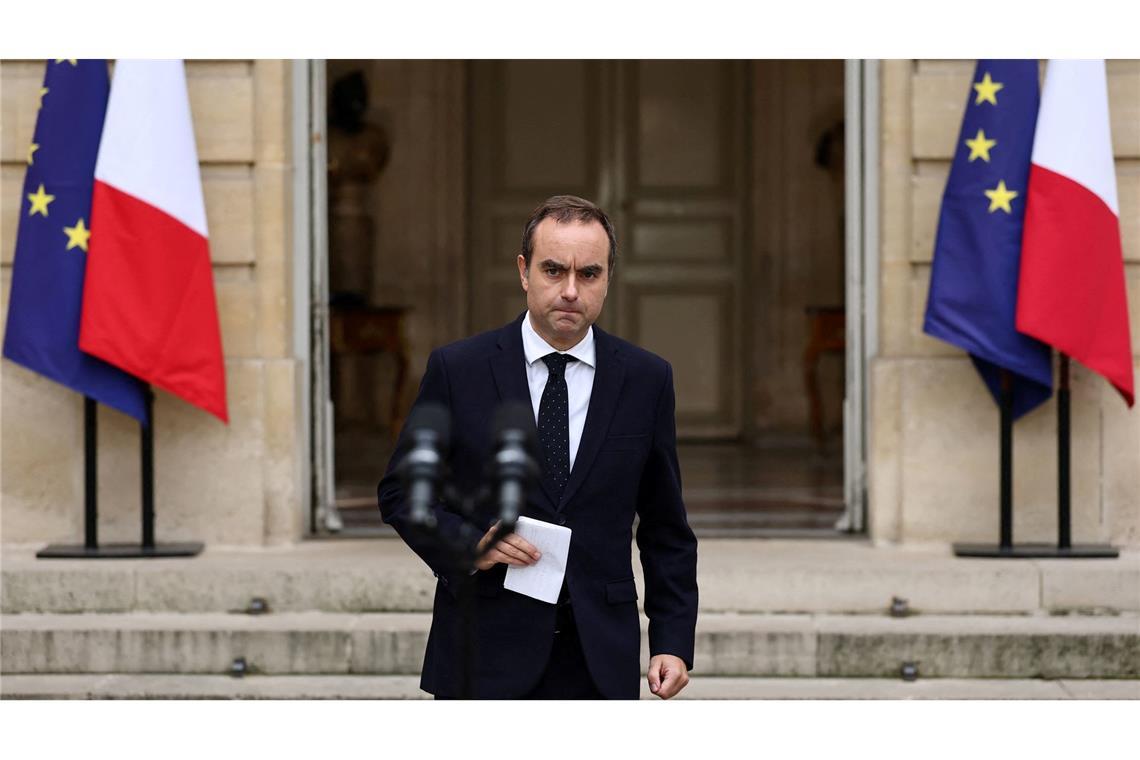 Der zurückgetretene Premier soll in Paris bis Mittwoch einen Ausweg aus der politischen Krise finden.