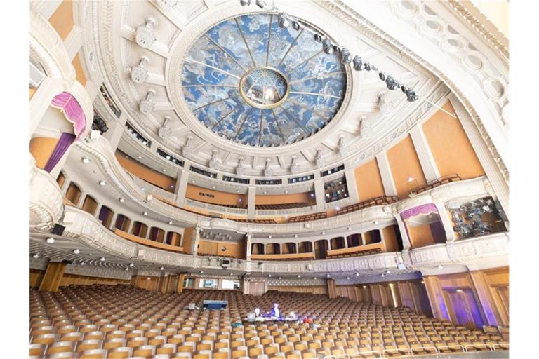 Der Zuschauerraum der Stuttgarter Oper. Foto: Bernd Weissbrod/dpa