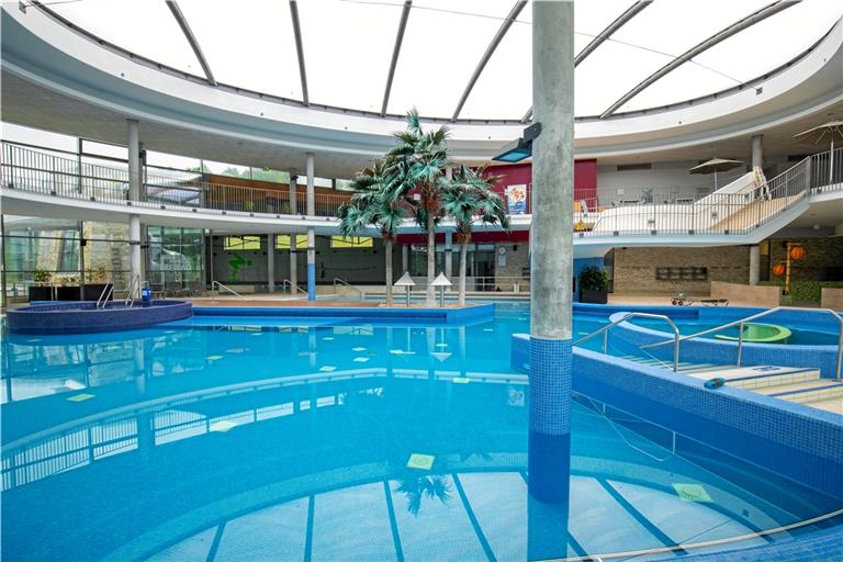 Der zweite Lockdown hat nun auch das Backnanger Erlebnisbad in die Knie gezwungen. Wie viele der derzeit 68 Arbeitsplätze erhalten werden können ist derzeit noch offen. Das Ziel bleibt, nach dem Ende des Lockdowns möglichst schnell wieder öffnen zu können. Foto: A. Becher