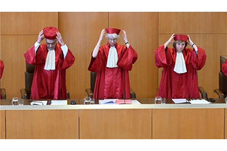 Der Zweite Senat hat die Schutzpflicht der Bundesregierung für Ausländer im Ausland geprüft.