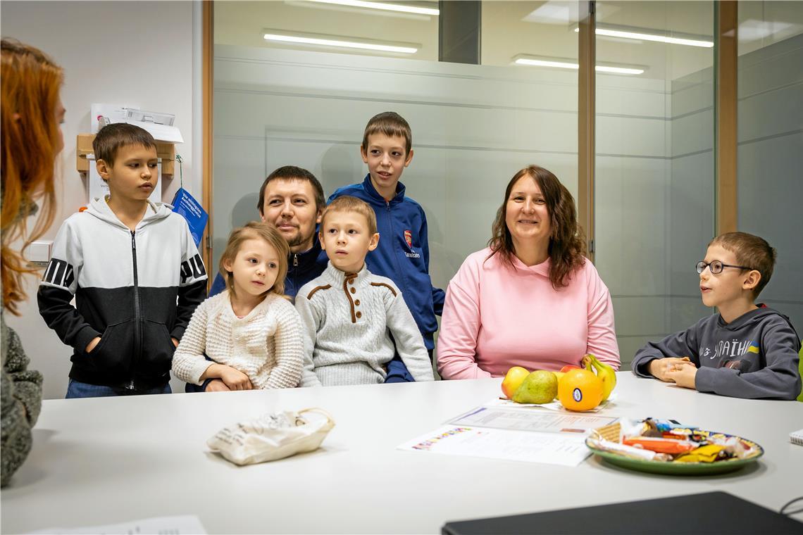 Integrationsmanagerin erzählt: „Ich mache vieles einfach ehrenamtlich“ Derzeit betreut Christina Jahnel vor allem Bohdan und Tetiana Yaroslav, die mit ihren sechs Kinder in Allmersbach anschlussuntergebracht wurden.