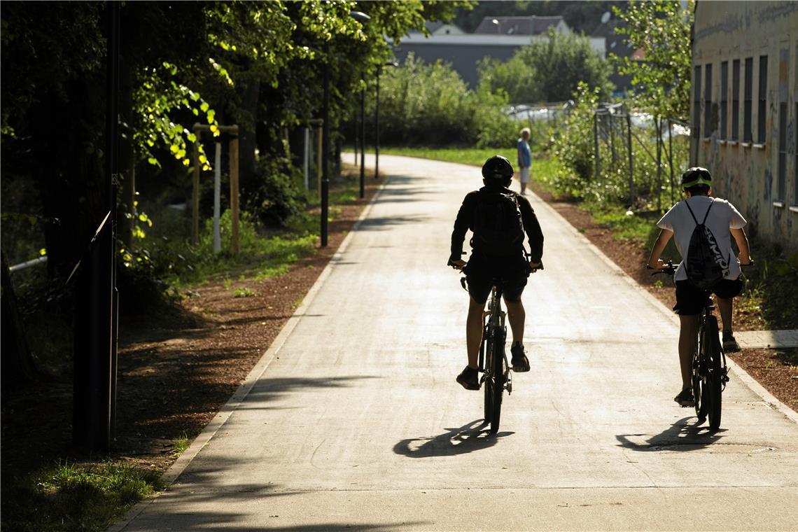 Derzeit entstehen viele neue Radwege. Jüngstes Beispiel ist in Backnang die Straße Obere Walke, die in einen reinen Fuß- und Radweg umgewandelt wurde. Bei den Nutzern kommt dies gut an.Foto: A. Becher