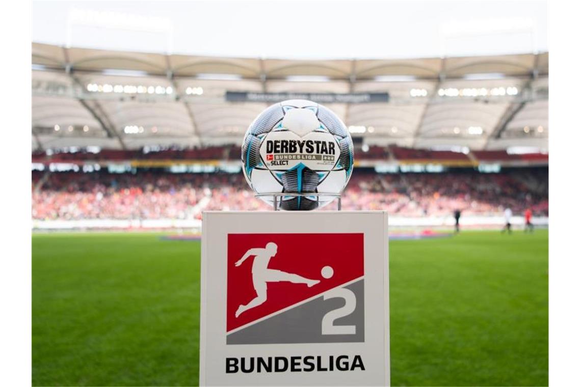 So könnte es im deutschen Fußball weitergehen Derzeit ist noch völlig ungewiss wann im deutschen Profi-Fußball der Ball wieder rollt. Foto: Tom Weller/dpa