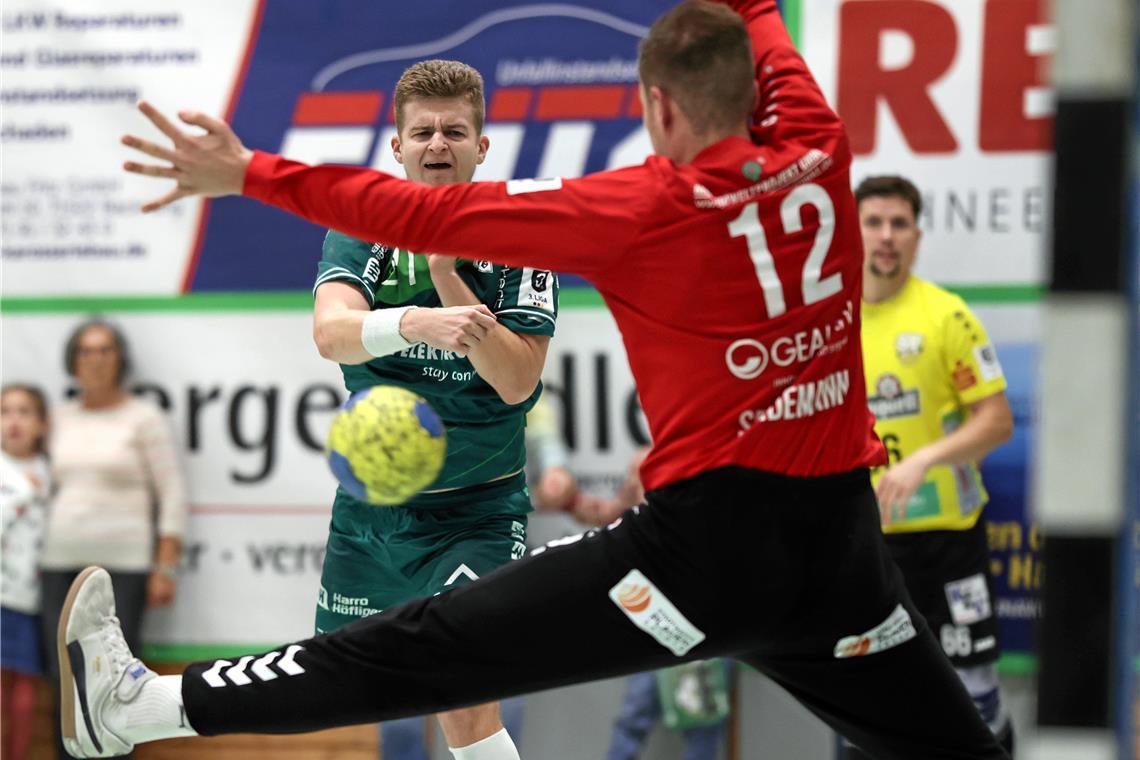 HC Oppenweiler/Backnang: Der Titelaspirant baut seine Siegesserie aus Derzeit offensichtlich von niemand in der 3. Liga zu stoppen: Martin Schmiedt und der HC Oppenweiler/Backnang. Foto: Alexander Becher