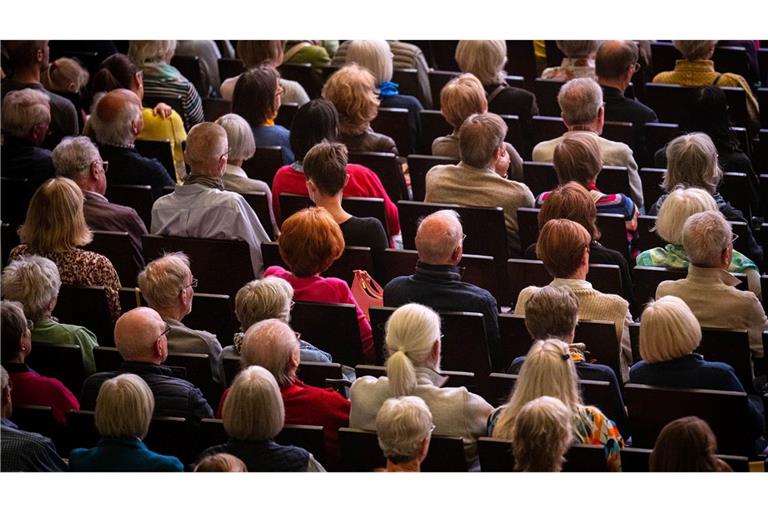 Destatis zufolge wächst die Zahl der 67-Jährigen und Älteren bis 2038 weiter. (Symbolbild)