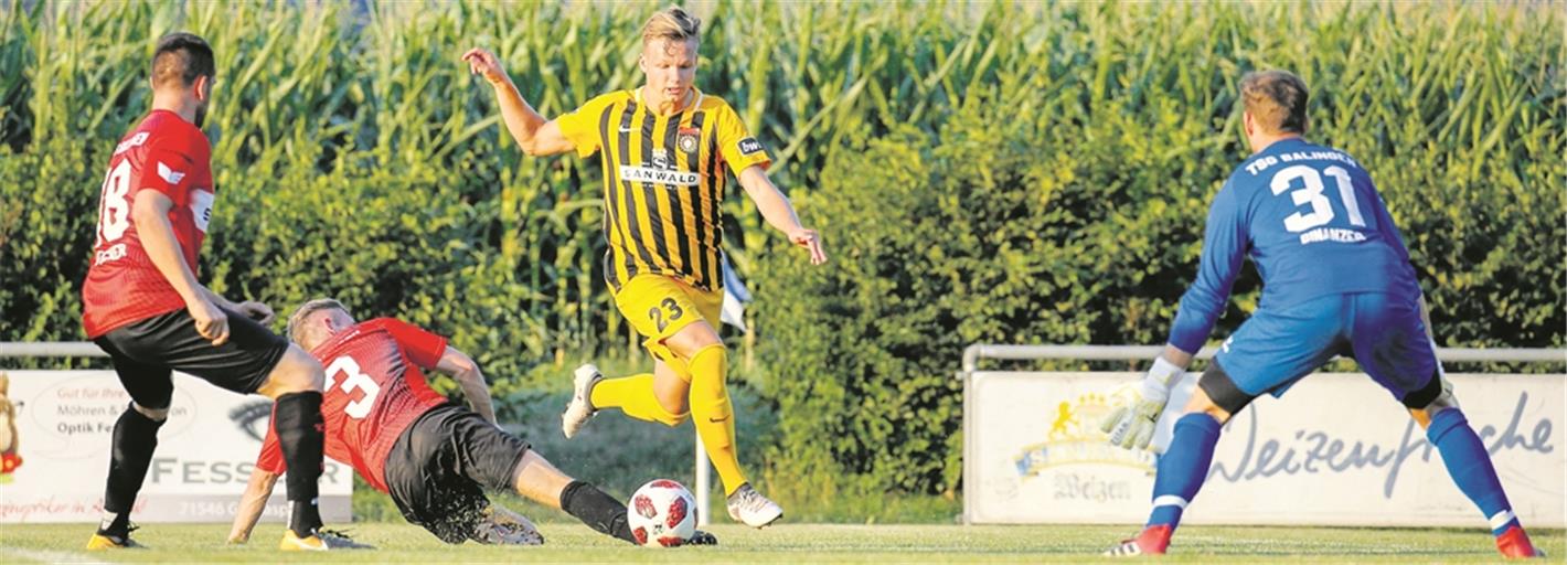 Deutete seine Dynamik und Torgefahr im Testspiel gegen Balingen mit einem unwiderstehlichen Solo an, das er zum 4:0 vollendete: Philipp Hercher, der Zugang aus Nürnberg. Foto: A. Becher