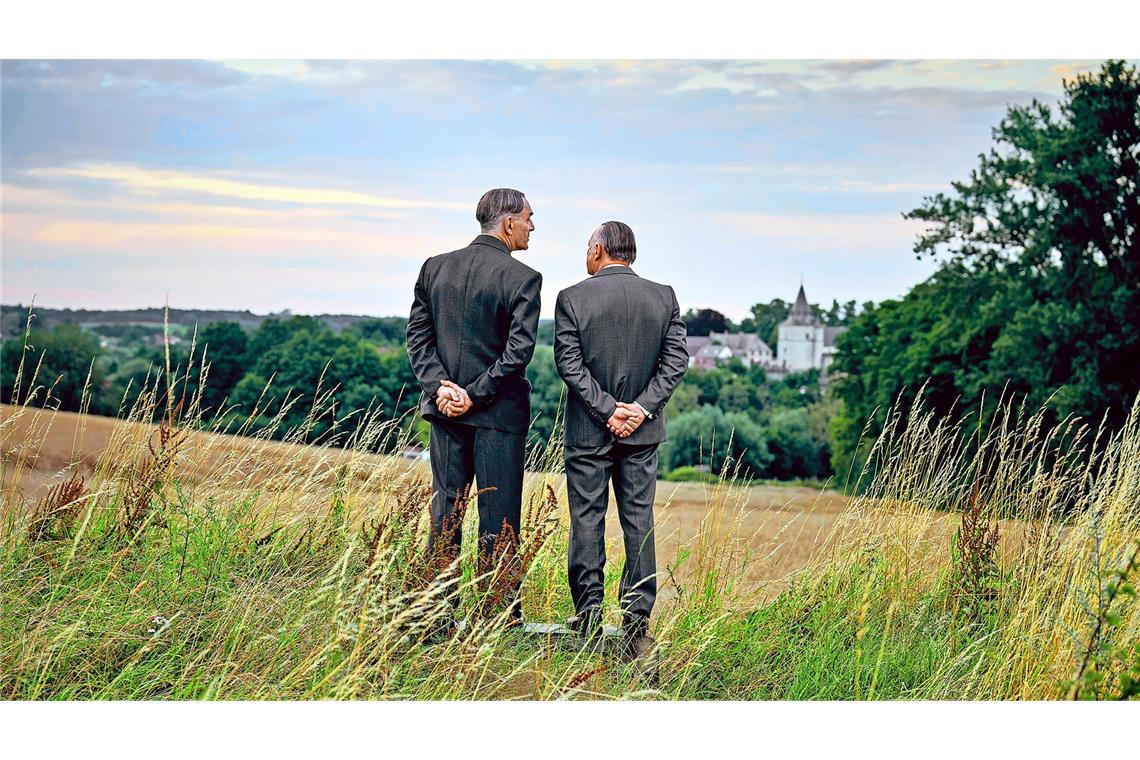 „Ich will authentische politische Filme“ Deutsch-französisch ist auch die Besetzung des Films: Jean-Yves Berteloot spielt den französischen Präsidenten Charles de Gaulle (l.), Burghart Klaußner den deutschen Bundeskanzler Konrad Adenauer.