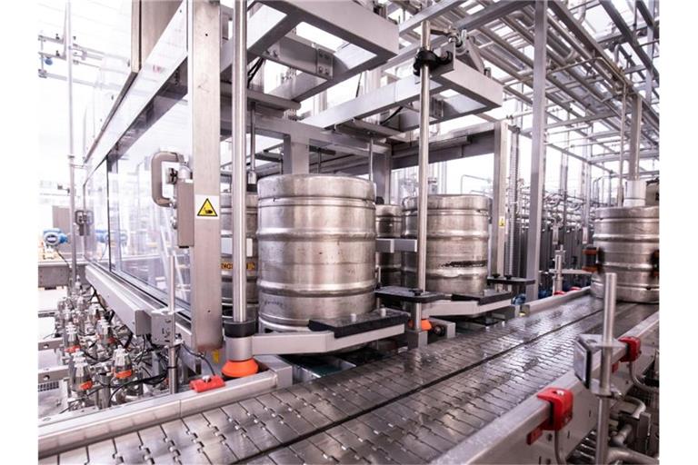 Deutsche Brauereien haben 2021 noch einmal deutlich weniger Bier gebraut und verkauft als zuvor. Foto: Christian Charisius/dpa