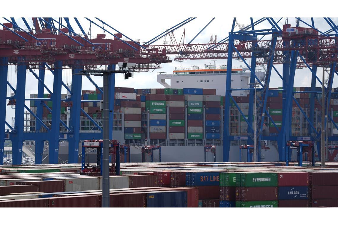 Bundesbank: US-Zölle bedrohen schwache deutsche Wirtschaft Deutsche Exporteure leiden unter dem Zollstreit mit den USA
