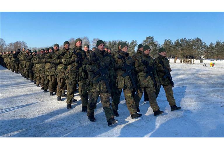 Deutsche Soldaten marschieren in Formation beim Übergabeappell (Archivbild).