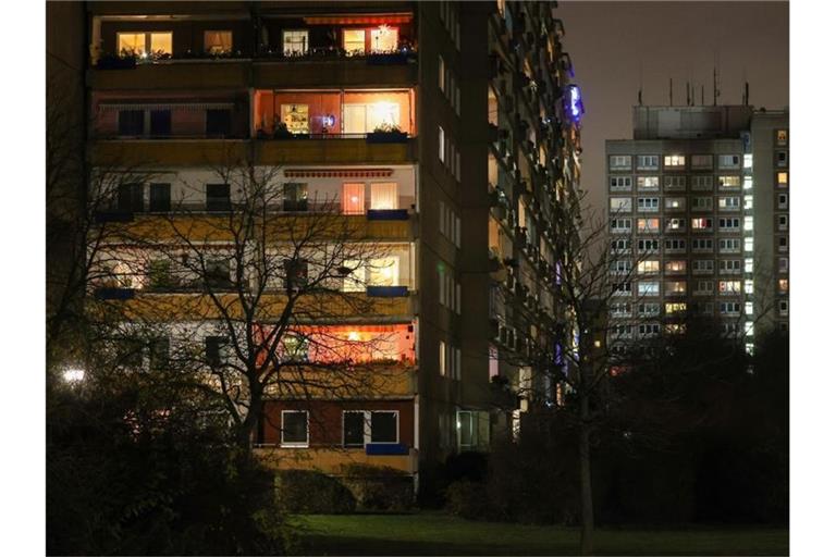 Deutschland im Lockdown: Auch im Stadtteil Grünau in Leipzig müssen die Menschen zuhause bleiben. Foto: Jan Woitas/dpa-Zentralbild/dpa