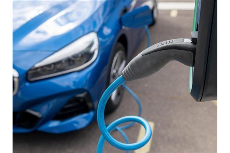 Deutschland ist auch in diesem Jahr der weltweit zweitgrößte Markt für Elektroautos. Foto: Hendrik Schmidt/dpa-Zentralbild/dpa